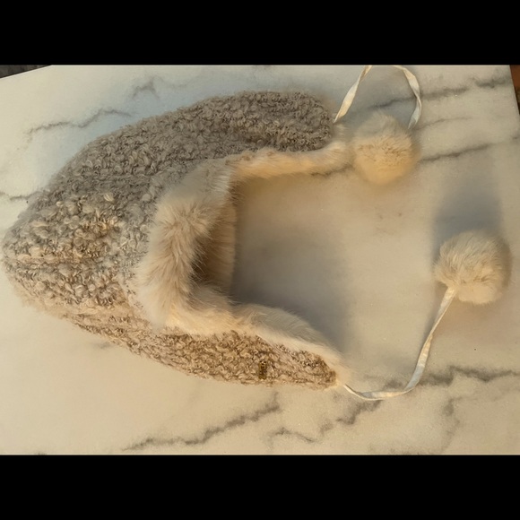 Furry hat/toque - Picture 6 of 6